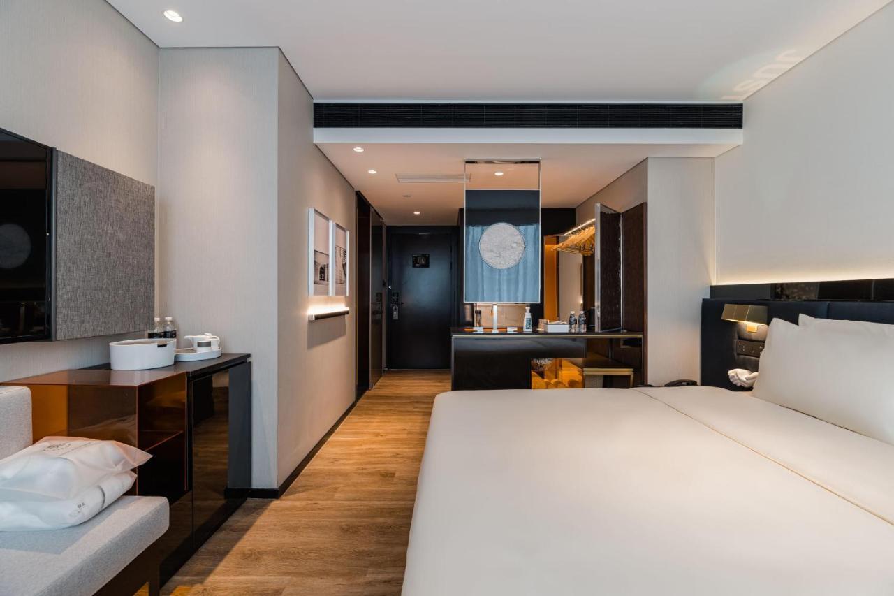 Atour S Lujiazui Financial Center Hotel
